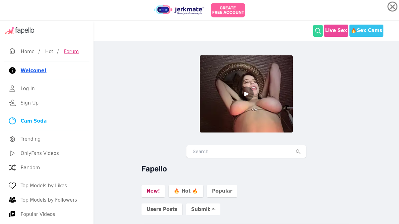 Screenshot of fapello.com